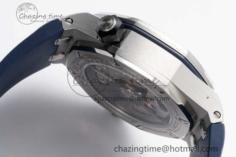 Royal Oak Offshore Diver 15720 SS APF 1:1 Best Edition Blue Dial on Blue Rubber Strap A4308