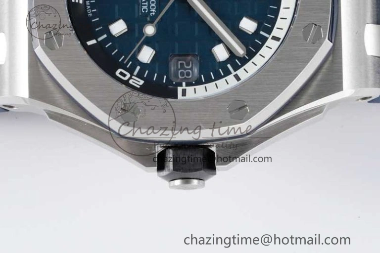 Royal Oak Offshore Diver 15720 SS APF 1:1 Best Edition Blue Dial on Blue Rubber Strap A4308