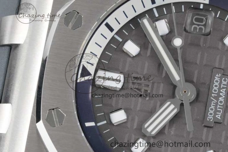 Royal Oak Offshore Diver 15720 SS APF 1:1 Best Edition Gray Dial on Gray Rubber Strap A4308