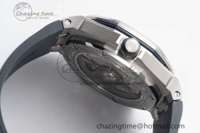 Royal Oak Offshore Diver 15720 SS APF 1:1 Best Edition Gray Dial on Gray Rubber Strap A4308