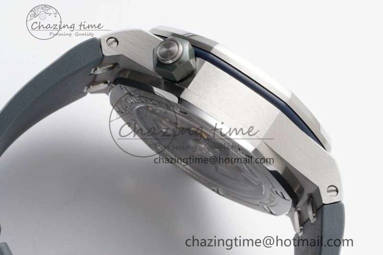 Royal Oak Offshore Diver 15720 SS APF 1:1 Best Edition Gray Dial on Gray Rubber Strap A4308