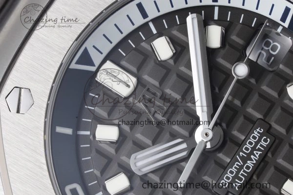 Royal Oak Offshore Diver 15720 SS ZF 1:1 Best Edition Gray Dial on Gray Rubber Strap A4308