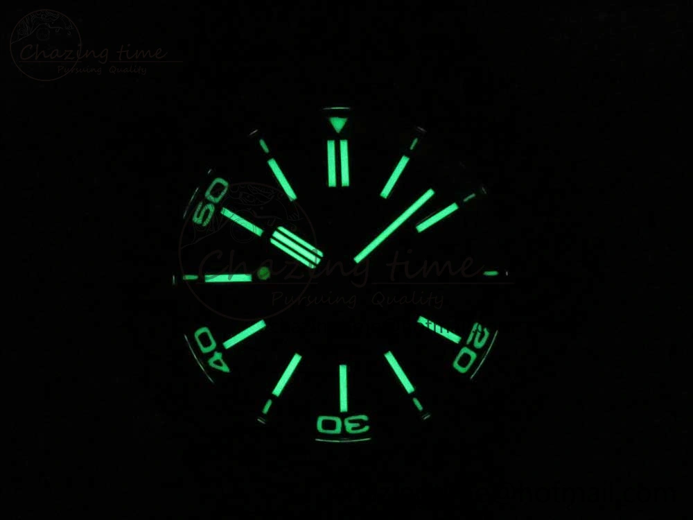 Royal Oak Offshore Diver Forged Carbon XF 1:1 Best Edition on Rubber Strap A2836 V3