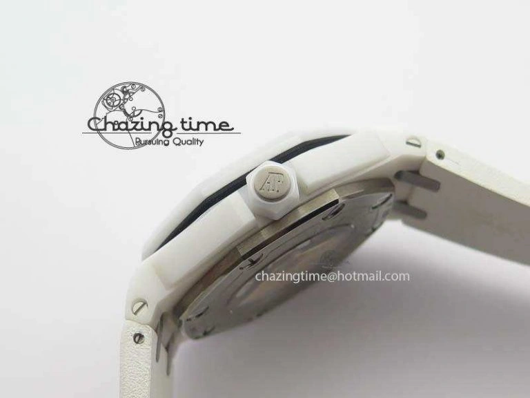 Royal Oak Offshore Diver White Ceramic BP-Maker On White Rubber Strap A3120