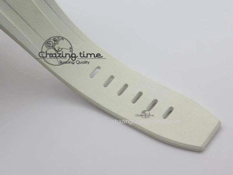Royal Oak Offshore Diver White Ceramic BP-Maker On White Rubber Strap A3120