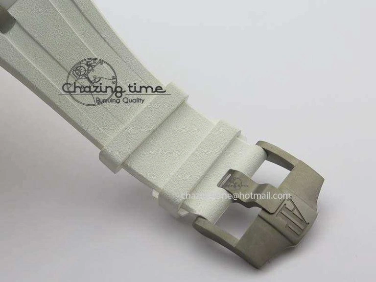 Royal Oak Offshore Diver White Ceramic BP-Maker On White Rubber Strap A3120