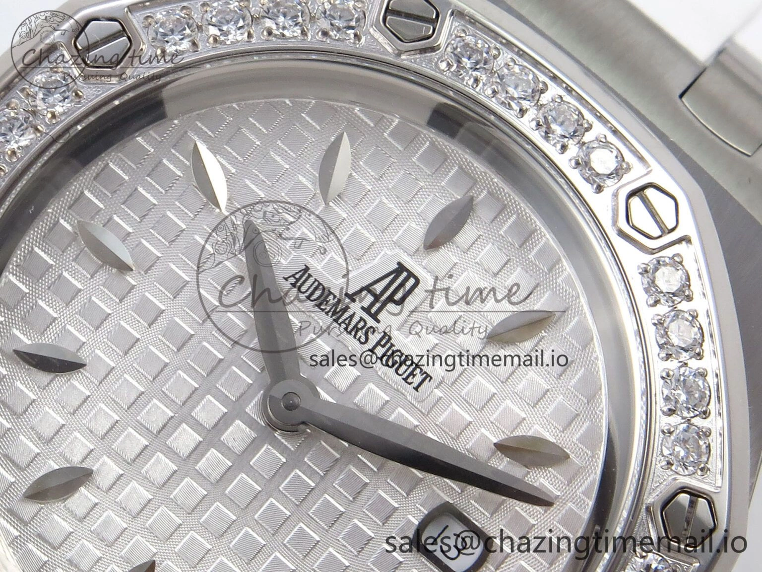 Royal Oak Offshore Ladies 33mm SS DRF Best Edition White Dial Diamonds Bezel on White Rubber Strap ETA Quartz