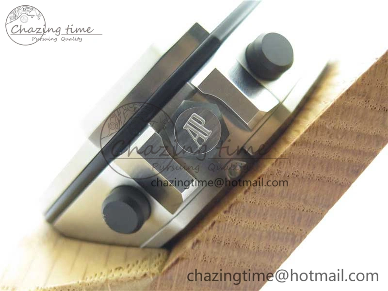 Royal Oak Offshore Table Clock with Stand CKF Quartz