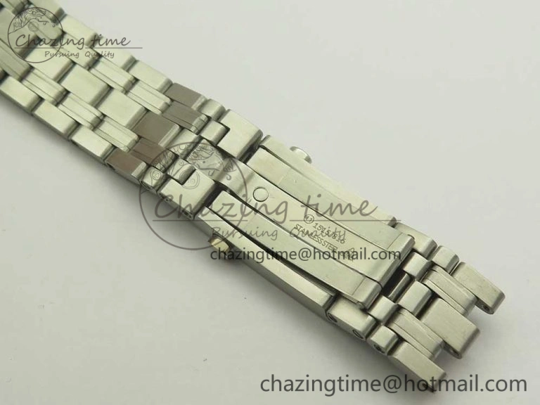 Seamaster 300M 007 50th SS MKS V3 1:1 Best Edition Black 007 Dial Ceramic Bezel on SS Bracelet A2824