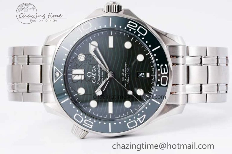 Seamaster Diver 300M SS Green Ceramic Bezel JVSF 1:1 Best Edition Green Dial on SS Bracelet A2824