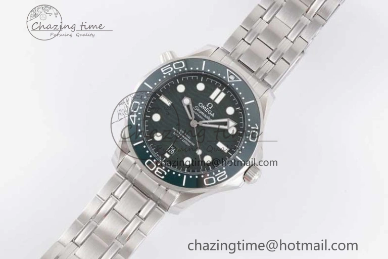 Seamaster Diver 300M SS Green Ceramic Bezel JVSF 1:1 Best Edition Green Dial on SS Bracelet A2824