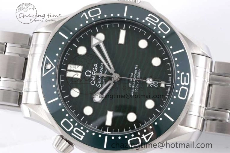 Seamaster Diver 300M SS Green Ceramic Bezel JVSF 1:1 Best Edition Green Dial on SS Bracelet A2824