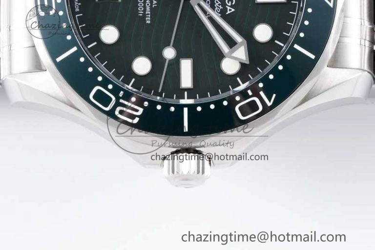 Seamaster Diver 300M SS Green Ceramic Bezel JVSF 1:1 Best Edition Green Dial on SS Bracelet A2824