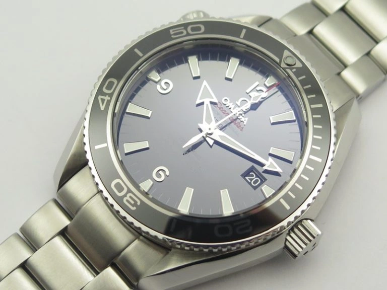 Seamaster Planet Ocean GMT 600M Blue Dial SS On Blue Rubber Strap A8605