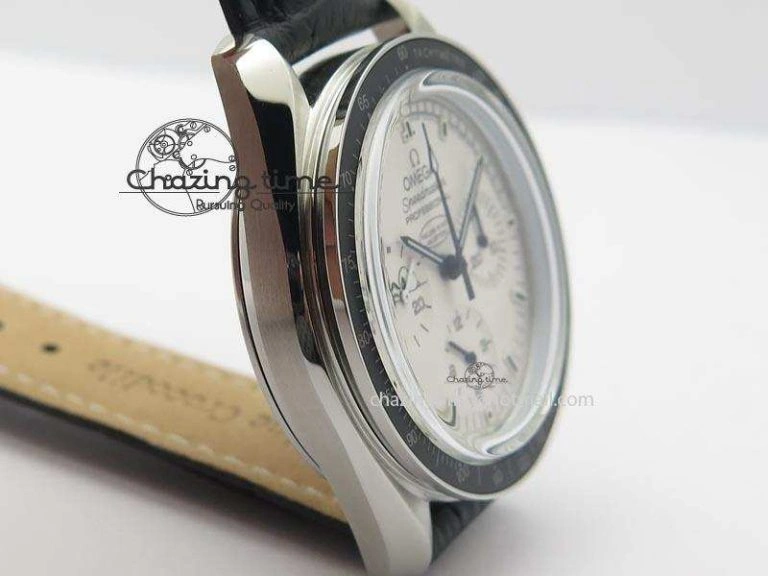 Speedmaster JHF SS Snoopy Award 45th Anniversary White Dial On Black Leather Strap