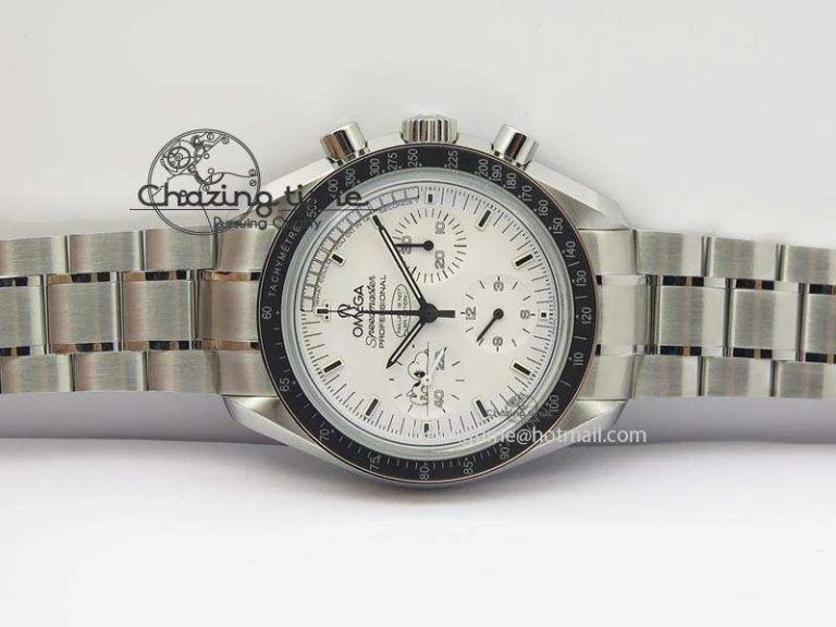 Speedmaster JHF SS Snoopy Award 45th Anniversary White dial On SS Bracelet