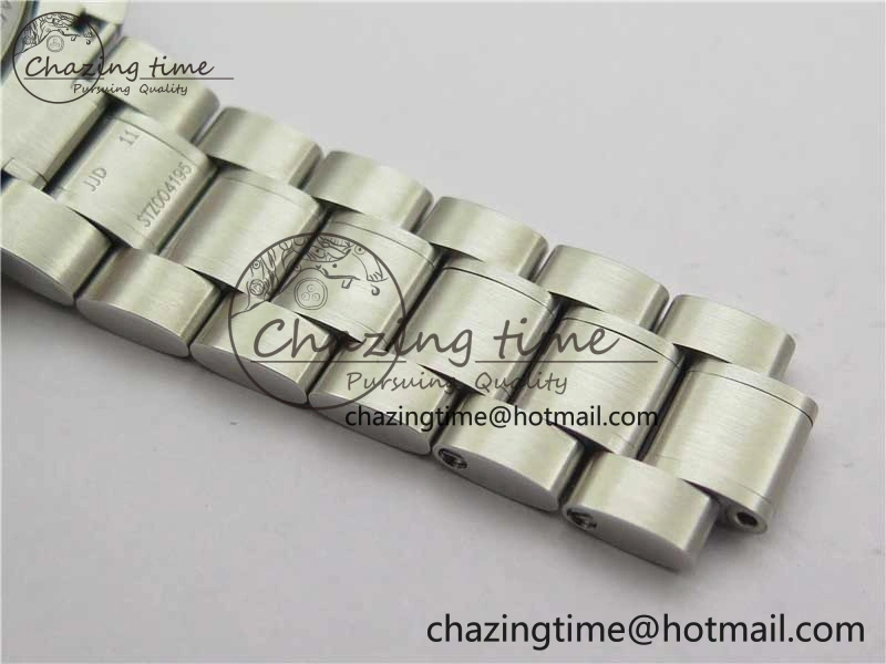 Speedmaster SS Snoopy Apollo OMF Best Edition White Dial on SS Bracelet Venus75