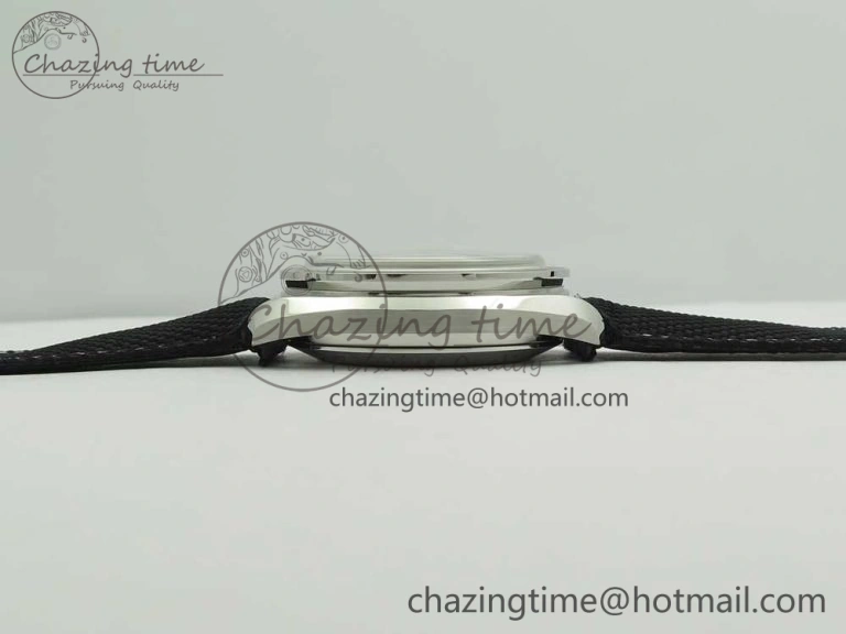 Speedmaster SS Snoopy OMF Best Edition White Dial on Nylon Strap Manual Winding Chrono Movement