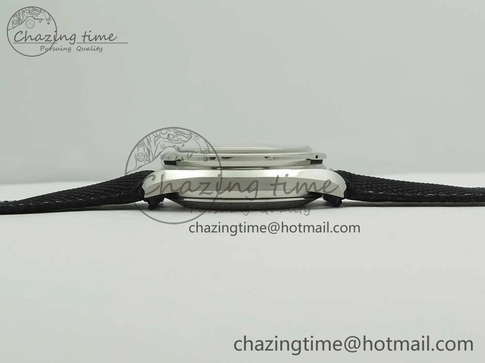 Speedmaster SS Snoopy OMF Best Edition White Dial on Nylon Strap Manual Winding Chrono Movement