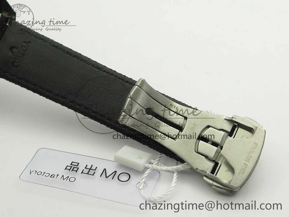 Speedmaster SS Snoopy OMF Best Edition White Dial on Nylon Strap Manual Winding Chrono Movement