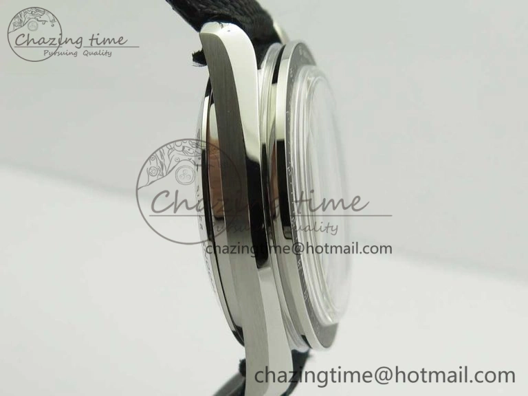 Speedmaster SS Snoopy OMF Best Edition White Dial on Nylon Strap Manual Winding Chrono Movement