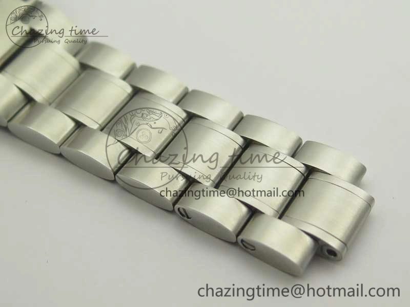 Speedmaster SS Snoopy OMF Best Edition White Dial on SS Bracelet Manual Winding Chrono Movement