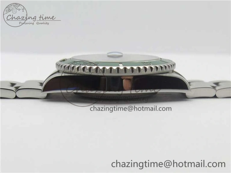 Submariner 116610 LV Green Ceramic ARF 1:1 Best Edition 904L SS Case and Bracelet A2824 V3