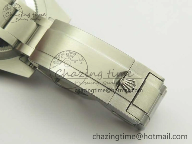 Submariner 116610 LV Green Ceramic DJF 1:1 Best Edition on SS Bracelet SA3135( Free R Cover)