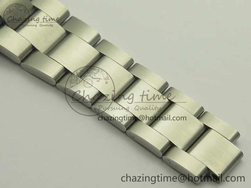 Submariner 116610 LV Green Ceramic V8s 1:1 Noob Best Edition On SS Bracelet SA3135