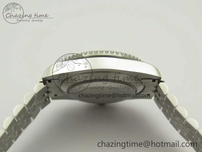Submariner 116610 LV Green Ceramic V9F 904L 1:1 Best Edition on SS Jubilee Bracelet SA3135