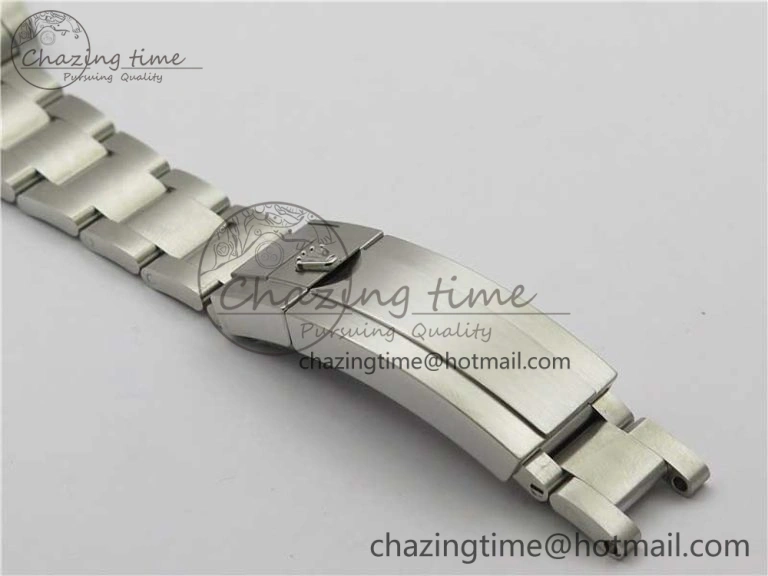 Submariner 116610 LV Green Ceramic ZZF 904L 1:1 Best Edition on SS Bracelet A2836 V2s