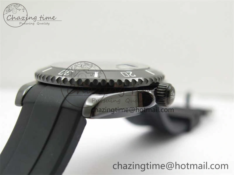 Submariner 40mm Black Ceramic 5GF Best Edition Cream Dial on Black Rubber Strap SA3135