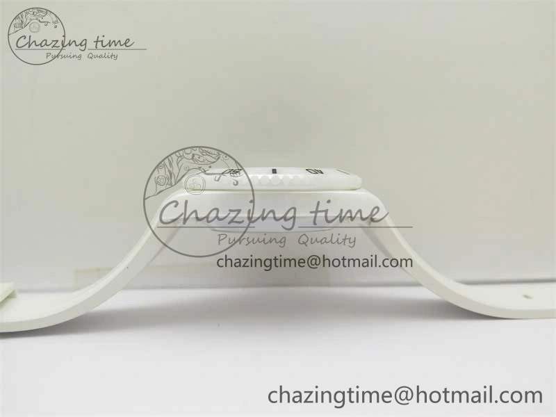 Submariner 40mm White Ceramic 5GF Best Edition Blue Rainbow Dial on White Rubber Strap SA3135