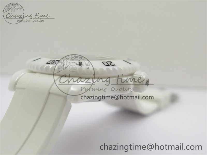 Submariner 40mm White Ceramic 5GF Best Edition Green Dial on White Rubber Strap SA3135