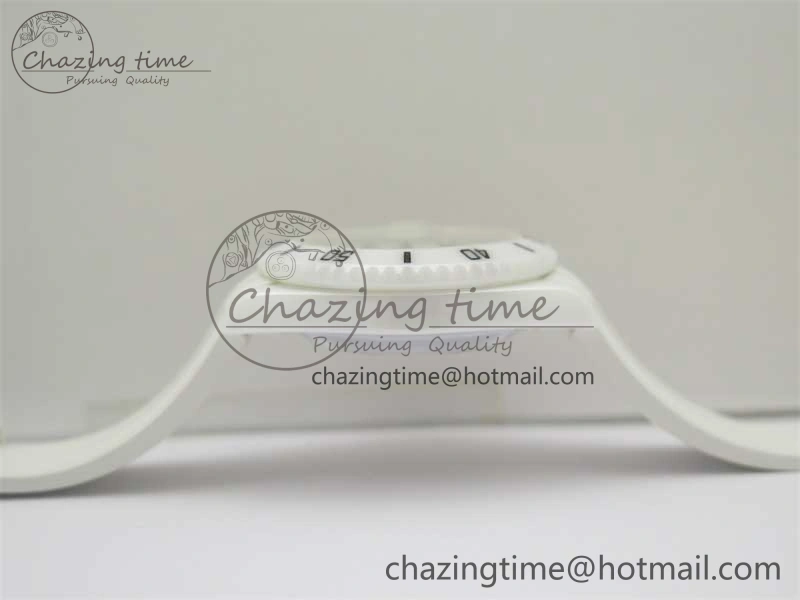 Submariner 40mm White Ceramic 5GF Best Edition Sea Painting Dial on White Rubber Strap SA3135