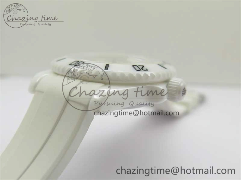 Submariner 40mm White Ceramic 5GF Best Edition White Dial on White Rubber Strap SA3135
