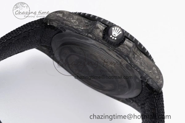 Submariner DIW Carbon VSF 1:1 Best Edition Black Red Dial on Black Nylon Strap VS3135