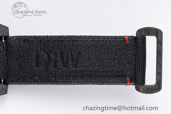 Submariner DIW Carbon VSF 1:1 Best Edition Black Red Dial on Black Nylon Strap VS3135