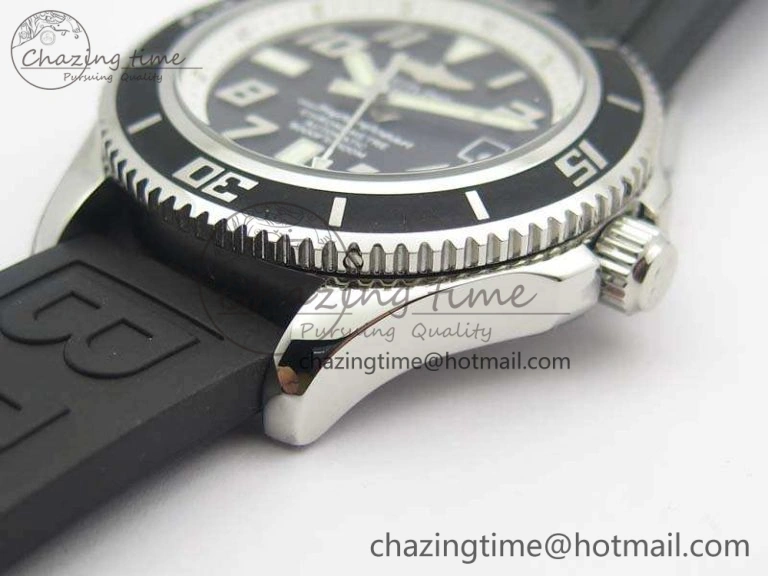 SuperOcean Abyss A17364 42mm 3AF 1:1 Best Edition Black White Dial On Rubber Strap A2824