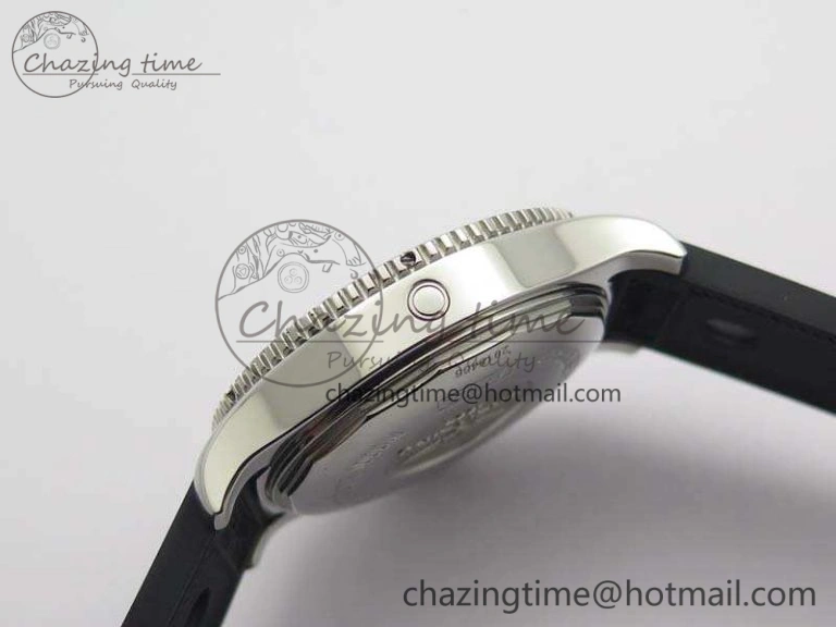 SuperOcean II A17392D7 44mm GF 1:1 Best Edition Black Dial On Rubber Strap A2824