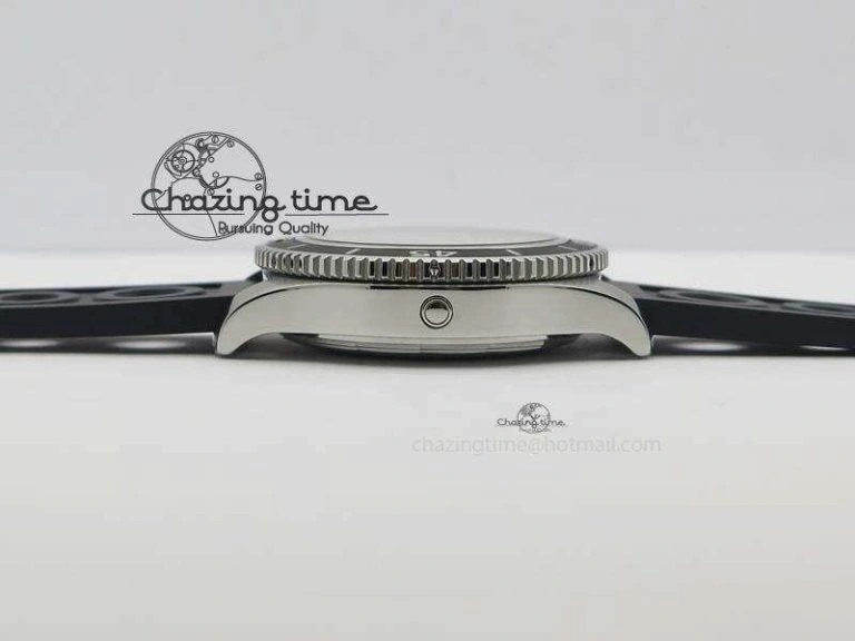 SuperOcean II A17392D7 44mm Noob 1:1 Best Edition Black Dial On Black Rubber Strap A2824
