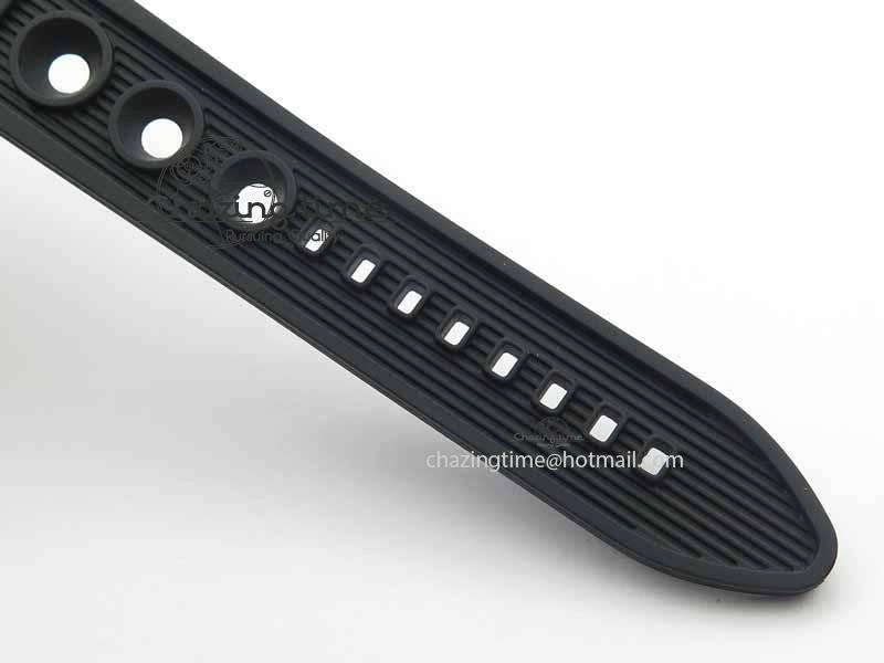 SuperOcean SteelFish SS White Dial On Black Rubber Strap A7750