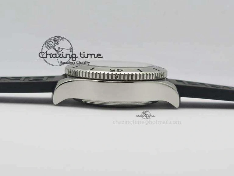 SuperOcean SteelFish SS White Dial On Rubber Strap A7750