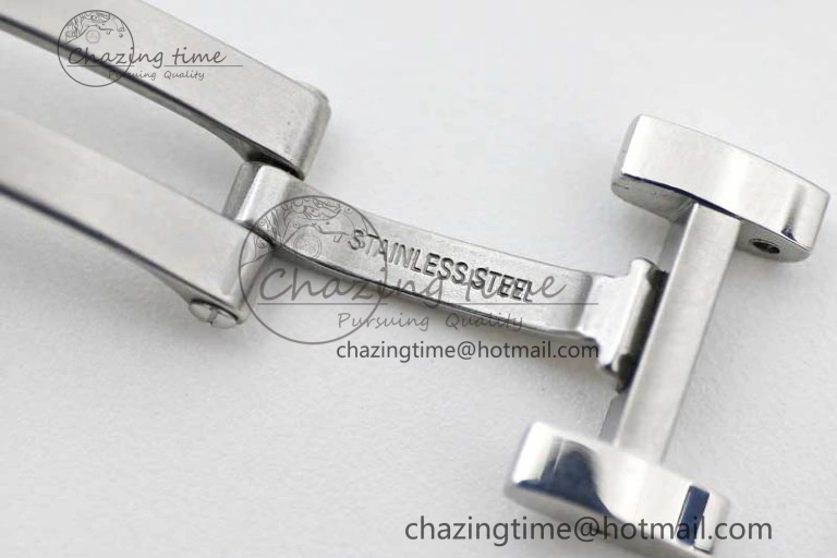 Tank Louis Ladies 29.5mm SS K11F Best Edition White Dial on SS Bracelet Ronda Quartz