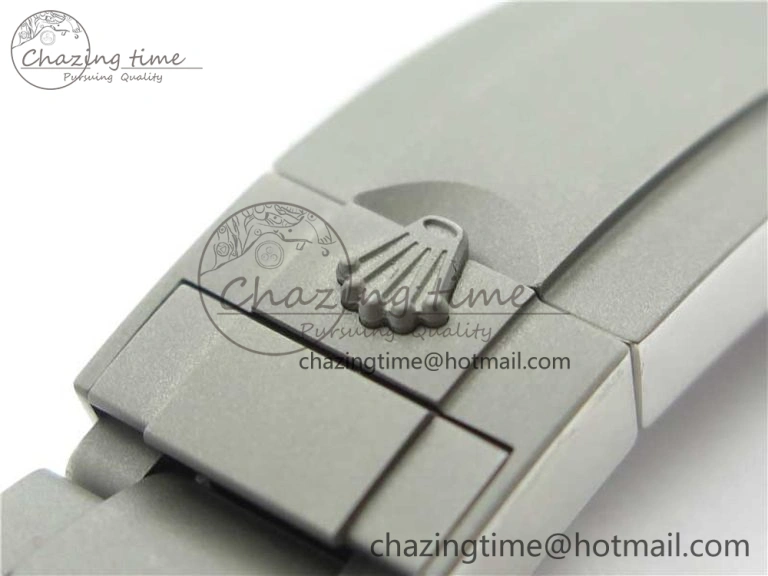 The Rough Matt Carbon Sandblast SS GMF Best Edition Carbon Dial on SS Bracelet SA3130