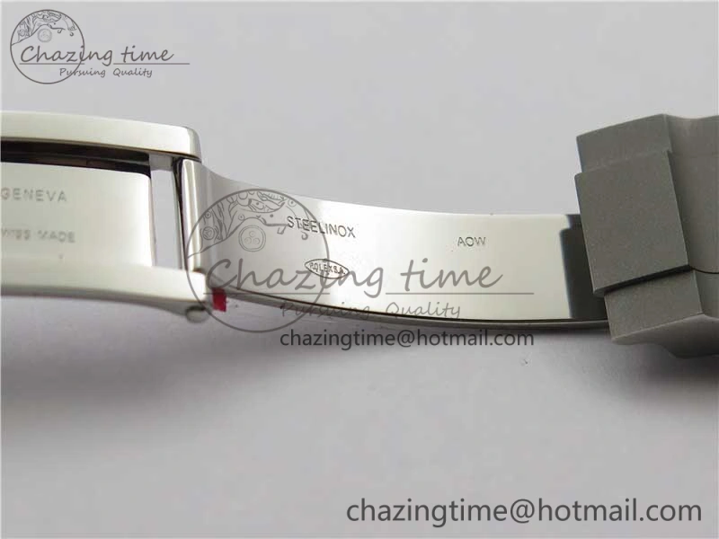 The Rough Matt Carbon Sandblast SS GMF Best Edition Carbon Dial on SS Bracelet SA3130