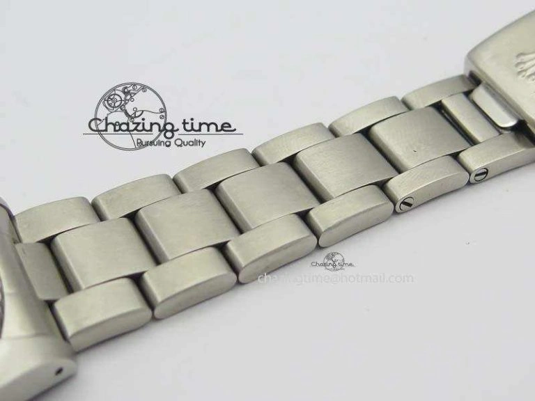 Vintage 1680 Submariner No Date SS White Dial On SS Bracelet A2813
